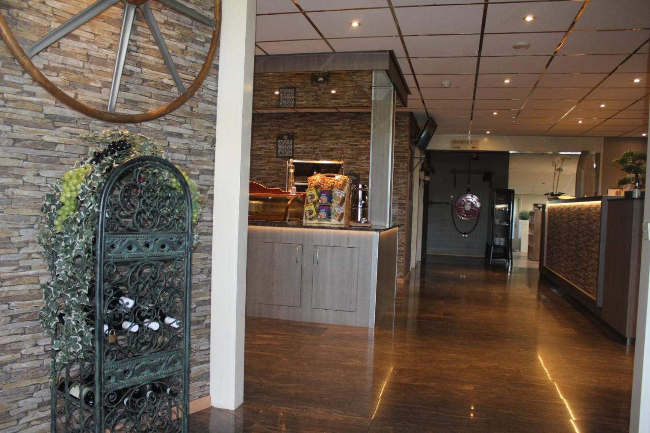 Hotel Restaurant 'T Klokje Renesse Esterno foto