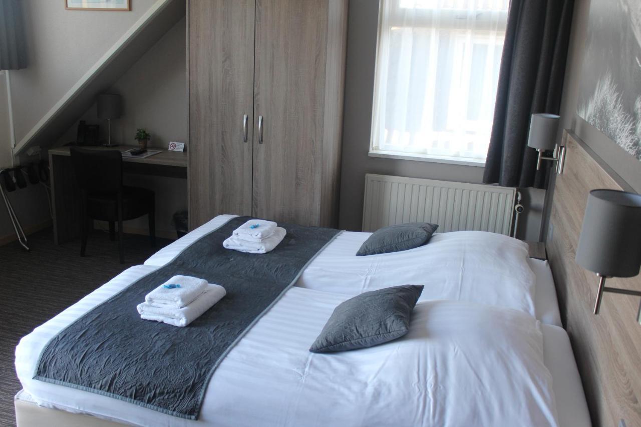 Hotel Restaurant 'T Klokje Renesse Esterno foto