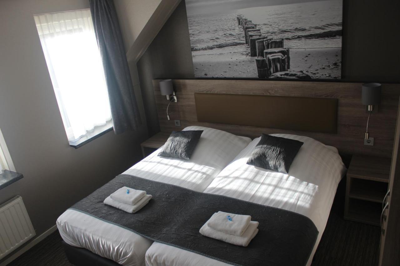 Hotel Restaurant 'T Klokje Renesse Esterno foto