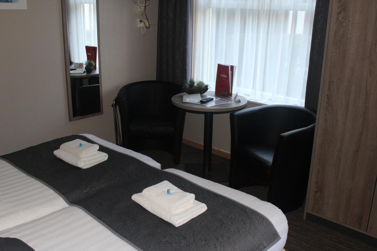 Hotel Restaurant 'T Klokje Renesse Esterno foto
