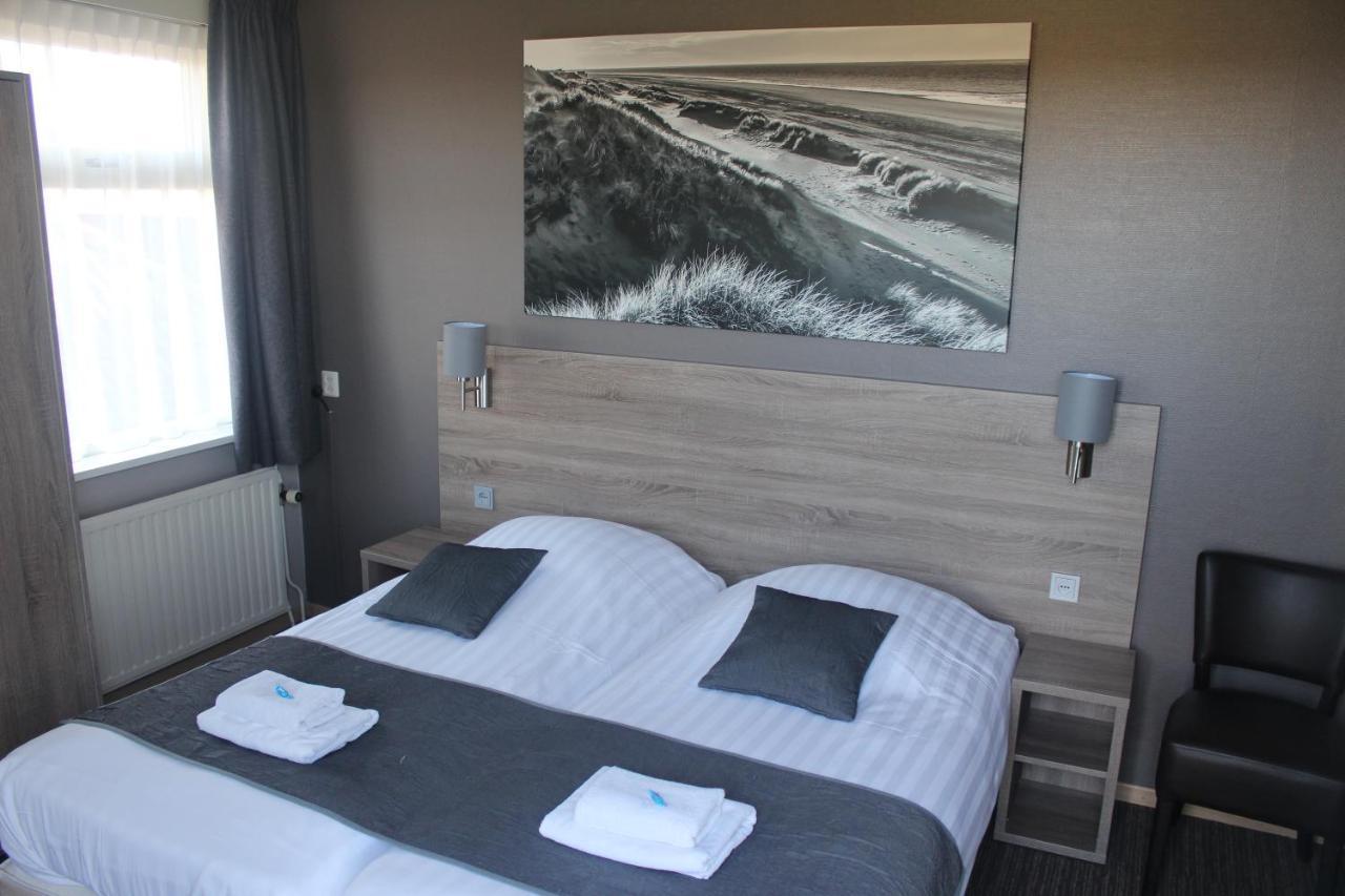 Hotel Restaurant 'T Klokje Renesse Esterno foto