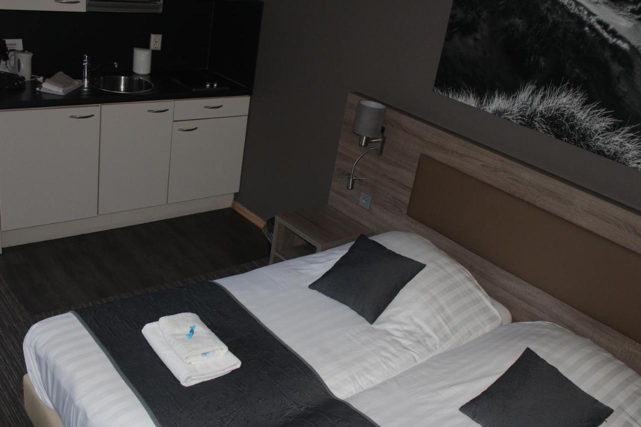 Hotel Restaurant 'T Klokje Renesse Esterno foto
