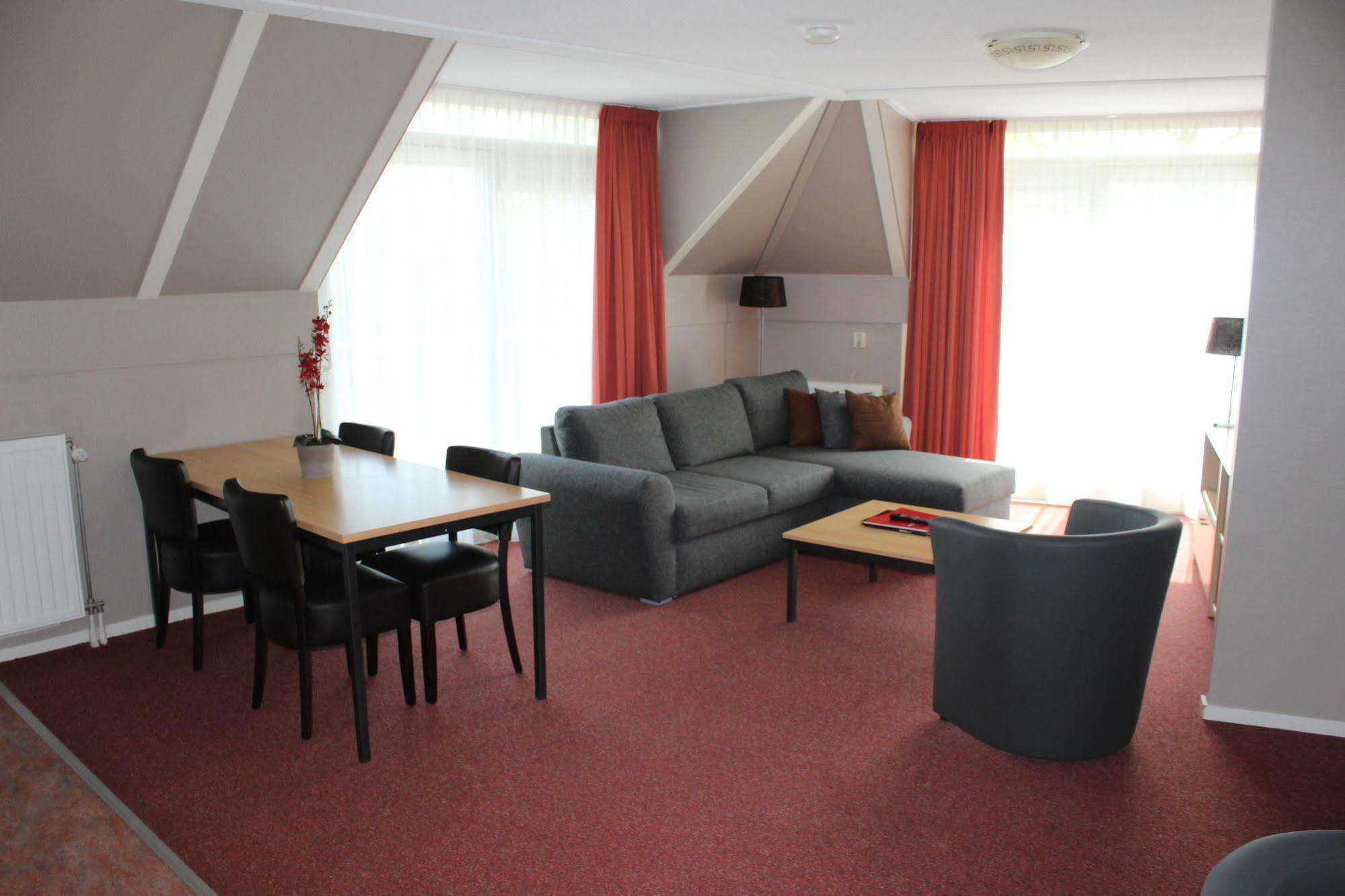 Hotel Restaurant 'T Klokje Renesse Esterno foto